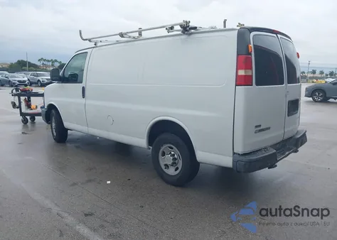 2010 Chevrolet Express 2500 Work Van z USA, uszkodzony, nr VIN 1GCZGFBA2A1112225